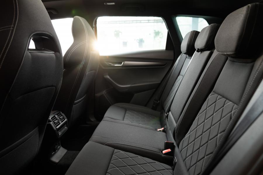 Интерьер Skoda Karoq 4x4 Sportline 2020 года  (AU) (фото 16 из 40)